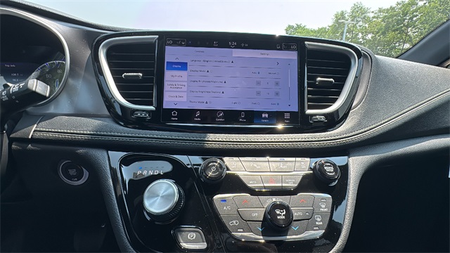 new 2025 Chrysler Pacifica car, priced at $48,159