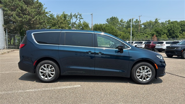 new 2025 Chrysler Pacifica car, priced at $48,159