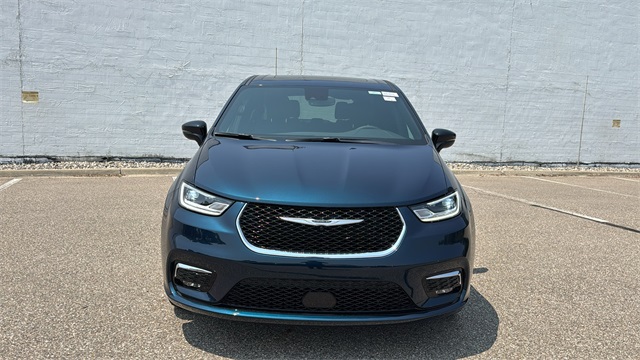 new 2025 Chrysler Pacifica car, priced at $48,159