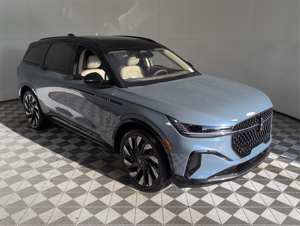 new 2025 Lincoln Nautilus car, priced at $68,184
