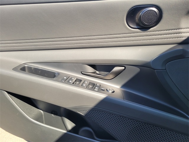 new 2025 Hyundai Elantra Hybrid car, priced at $25,840