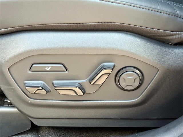 new 2025 Hyundai Santa Fe Hybrid car, priced at $47,600
