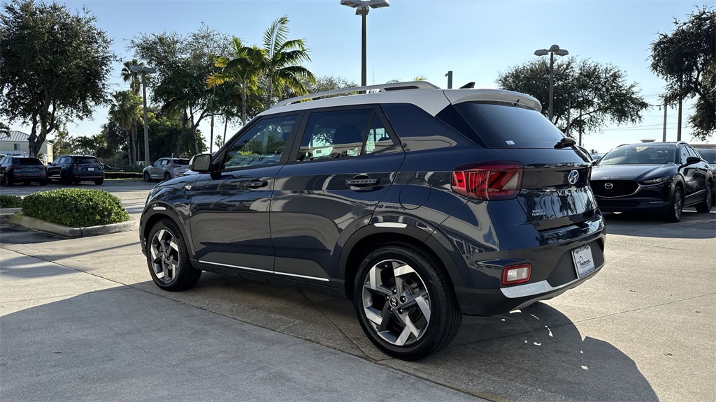 used 2022 Hyundai Venue car, priced at $14,998