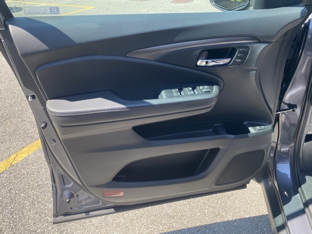 used 2022 Honda Pilot car, priced at $34,295