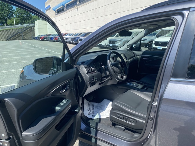 used 2022 Honda Pilot car, priced at $34,295