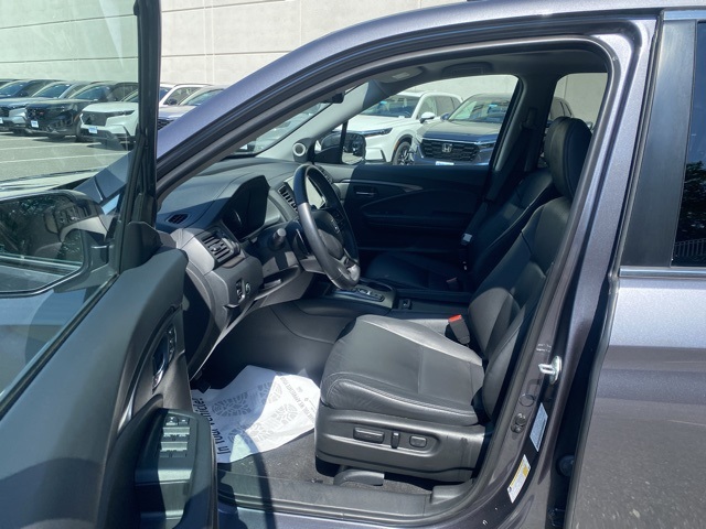 used 2022 Honda Pilot car, priced at $34,295