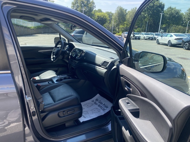 used 2022 Honda Pilot car, priced at $34,295