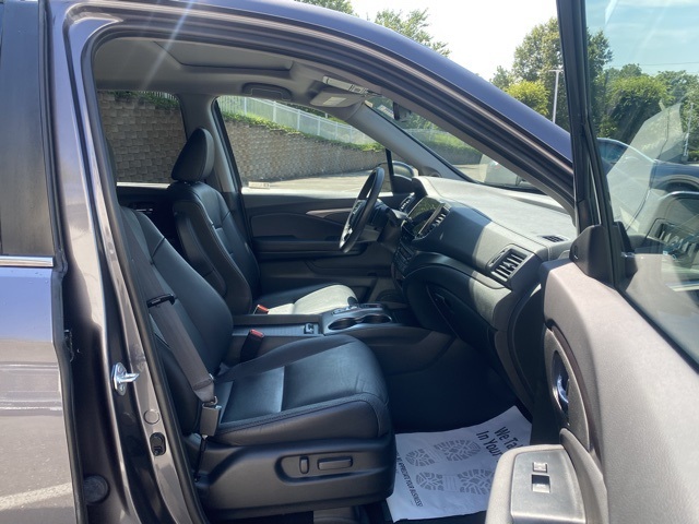 used 2022 Honda Pilot car, priced at $34,295