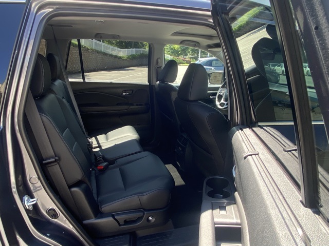 used 2022 Honda Pilot car, priced at $34,295