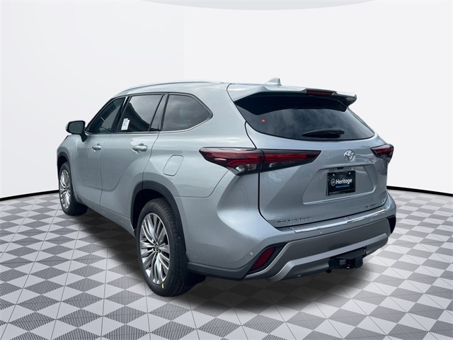 new 2025 Toyota Highlander car, priced at $55,587