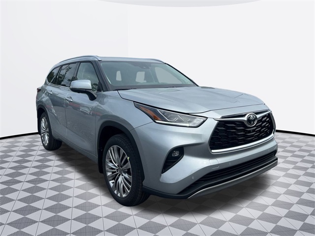 new 2025 Toyota Highlander car, priced at $55,587
