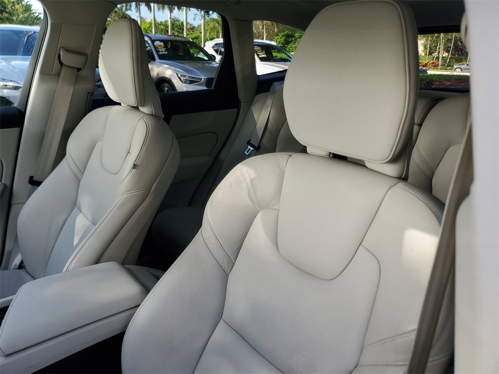 used 2021 Volvo XC60 car, priced at $25,989