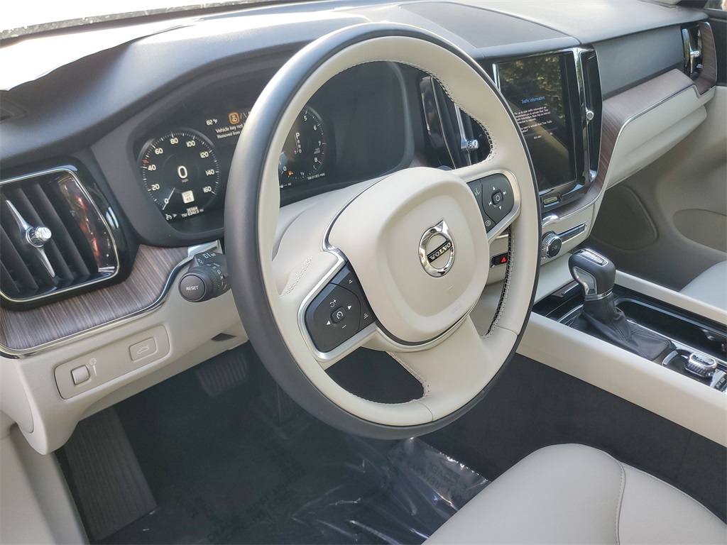 used 2021 Volvo XC60 car, priced at $25,989