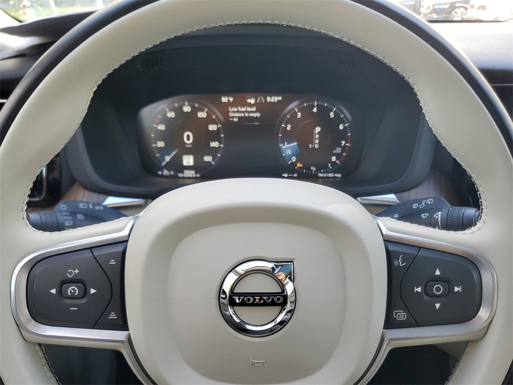 used 2021 Volvo XC60 car, priced at $25,989