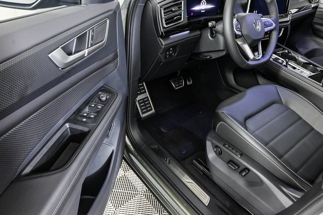 new 2025 Volkswagen Atlas Cross Sport car, priced at $51,143