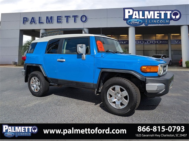 used 2007 Toyota FJ Cruiser car, priced at $13,239