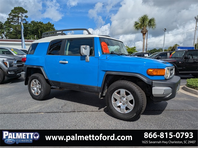 used 2007 Toyota FJ Cruiser car, priced at $13,239