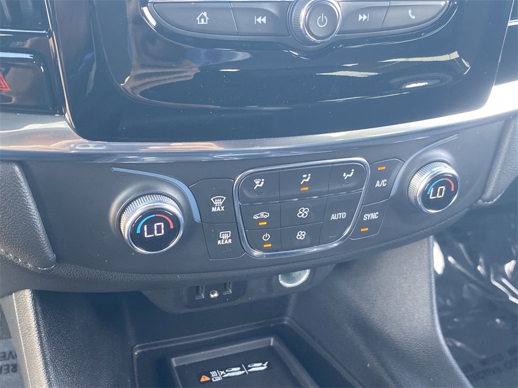 used 2023 Chevrolet Traverse car, priced at $29,991