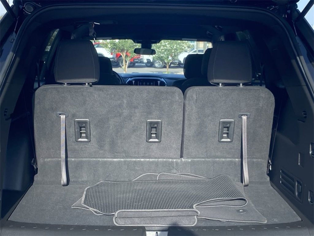 used 2023 Chevrolet Traverse car, priced at $29,991