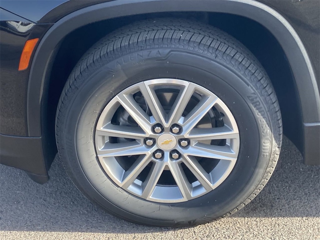 used 2023 Chevrolet Traverse car, priced at $29,991