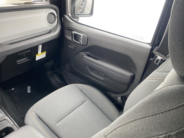 new 2025 Jeep Wrangler car, priced at $36,984
