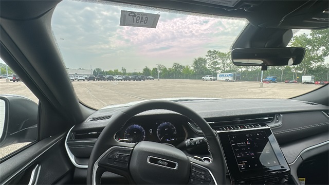 new 2025 Jeep Grand Cherokee car, priced at $41,648
