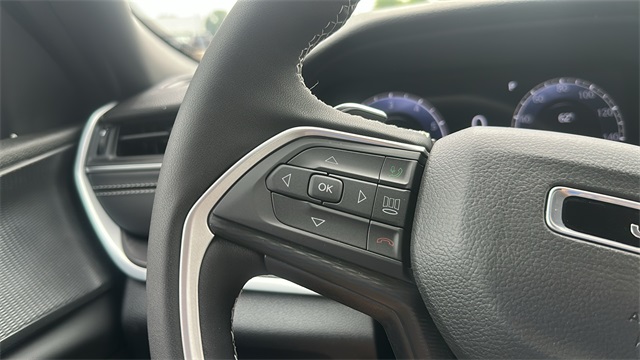 new 2025 Jeep Grand Cherokee car, priced at $41,648