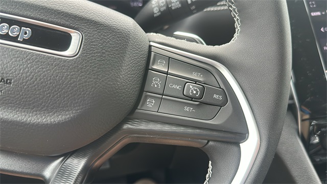 new 2025 Jeep Grand Cherokee car, priced at $41,648