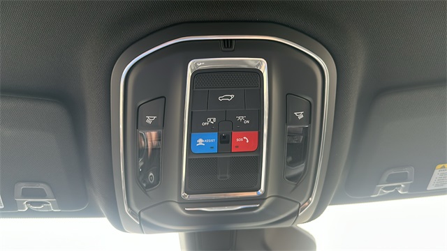 new 2025 Jeep Grand Cherokee car, priced at $41,648