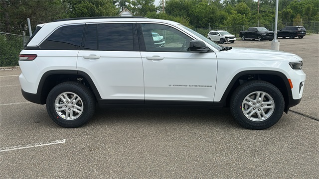 new 2025 Jeep Grand Cherokee car, priced at $41,648