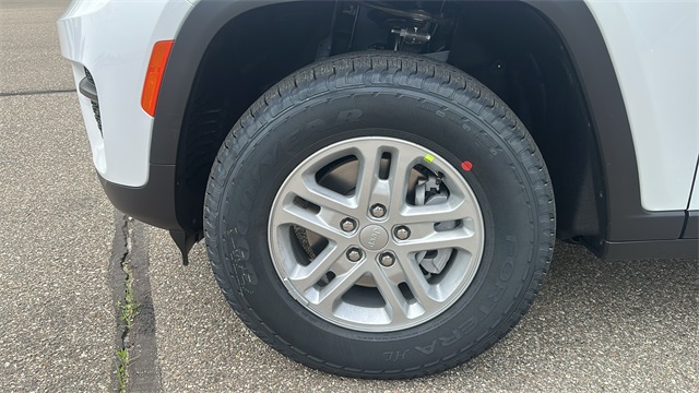 new 2025 Jeep Grand Cherokee car, priced at $41,648