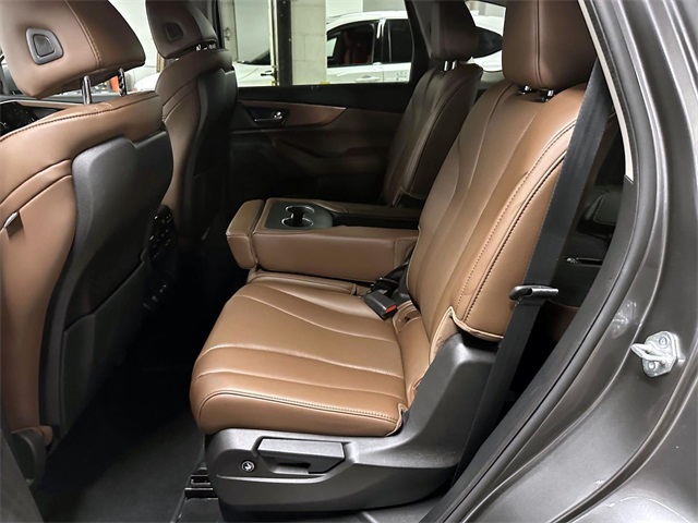 used 2023 Acura MDX car, priced at $43,530