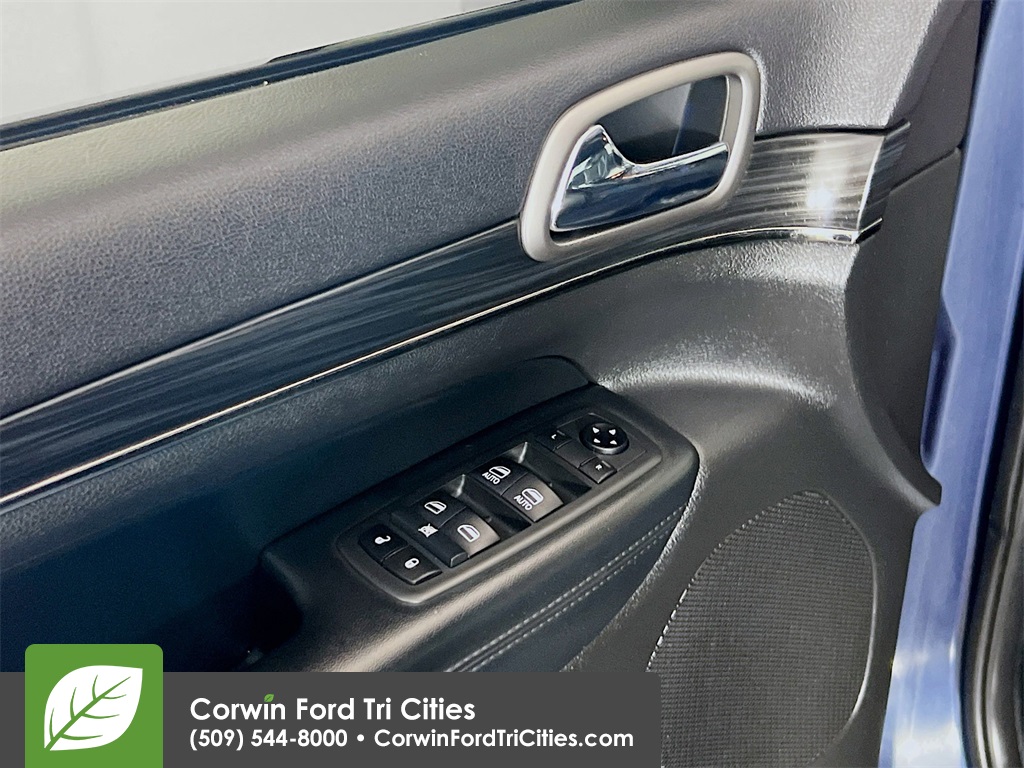 used 2020 Jeep Grand Cherokee car, priced at $24,637