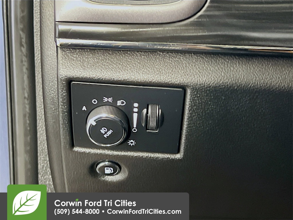 used 2020 Jeep Grand Cherokee car, priced at $24,637