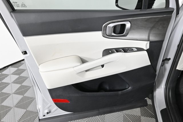 new 2025 Kia Sorento car, priced at $41,222