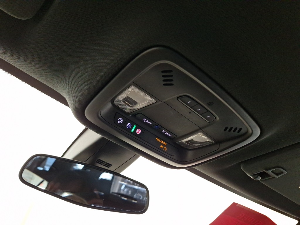 used 2022 Chevrolet Traverse car, priced at $25,993