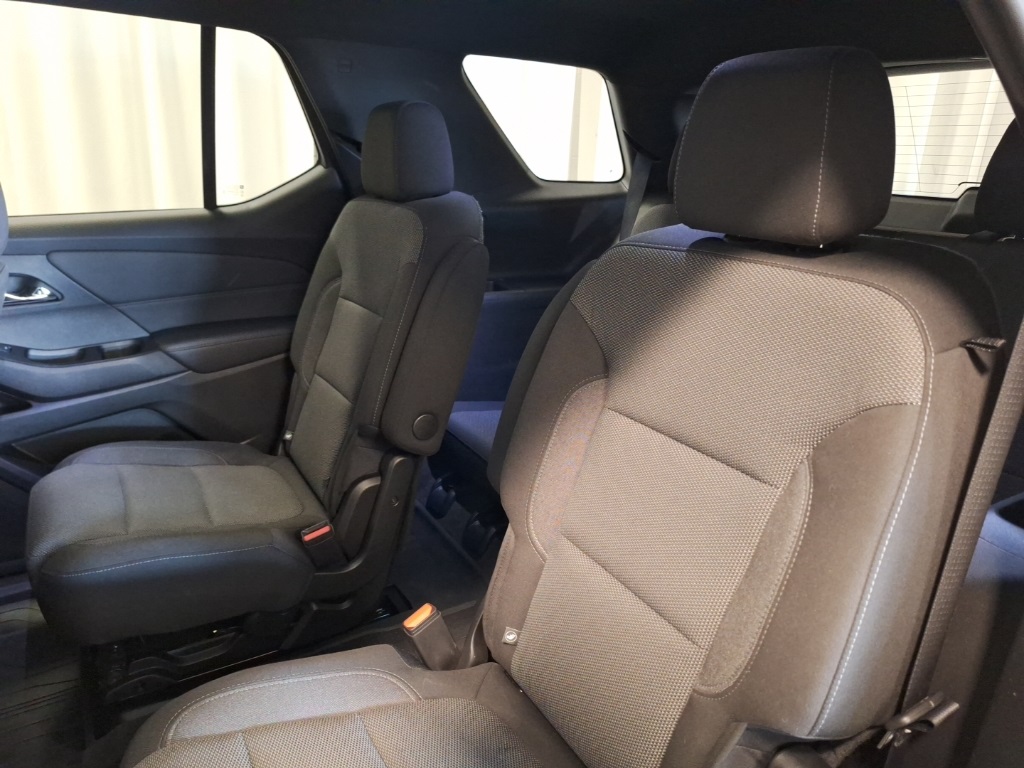 used 2022 Chevrolet Traverse car, priced at $25,993