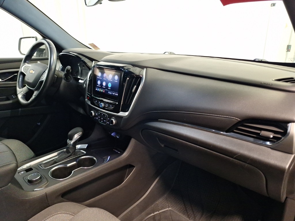 used 2022 Chevrolet Traverse car, priced at $25,993
