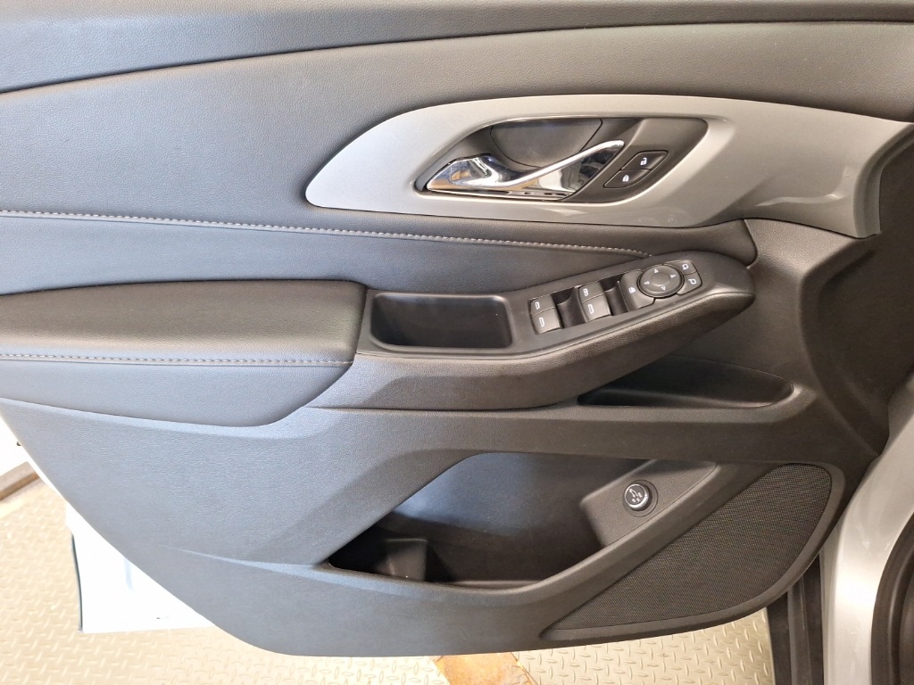 used 2022 Chevrolet Traverse car, priced at $25,993
