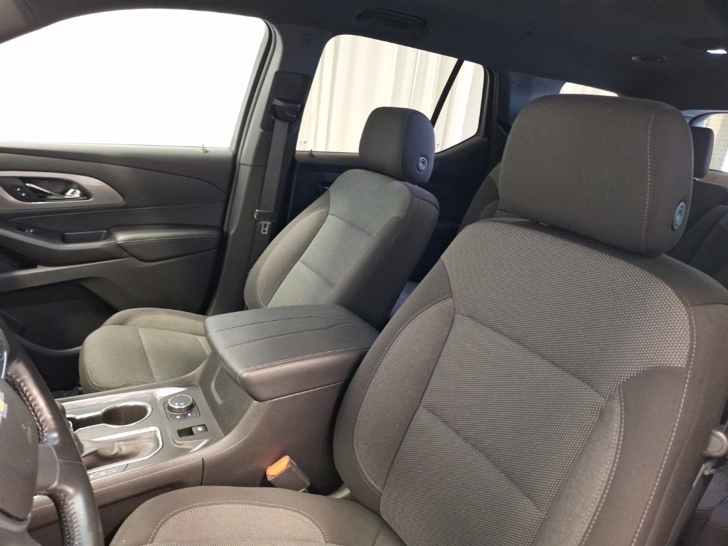 used 2022 Chevrolet Traverse car, priced at $25,993