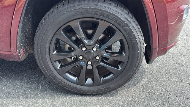 used 2018 Jeep Grand Cherokee car, priced at $16,352