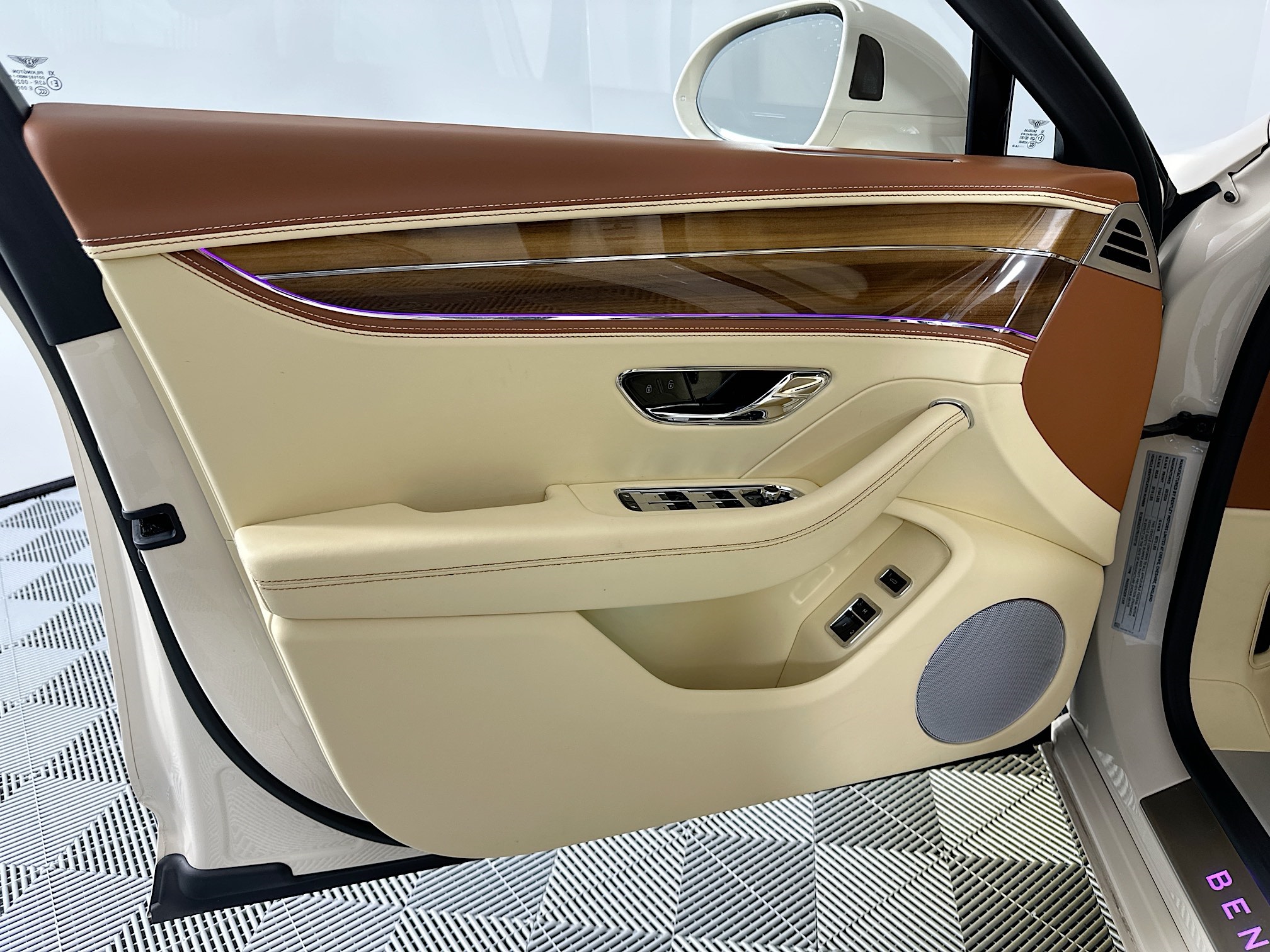 used 2024 Bentley Flying Spur car