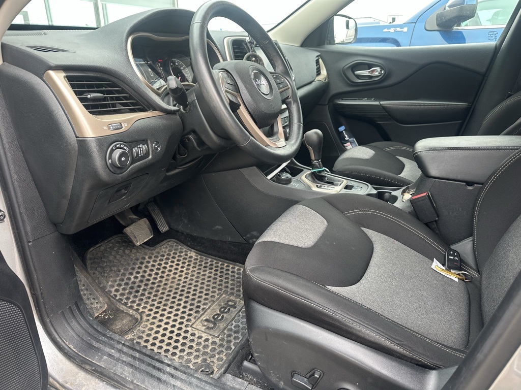 used 2014 Jeep Cherokee car, priced at $10,750