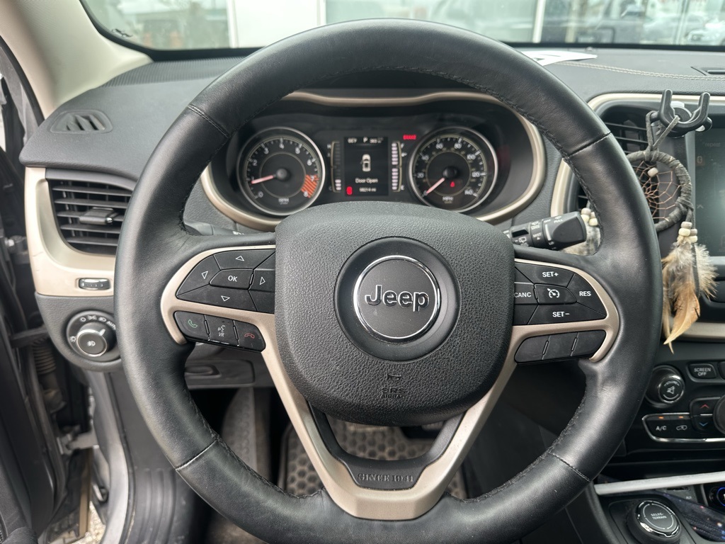 used 2014 Jeep Cherokee car, priced at $10,750