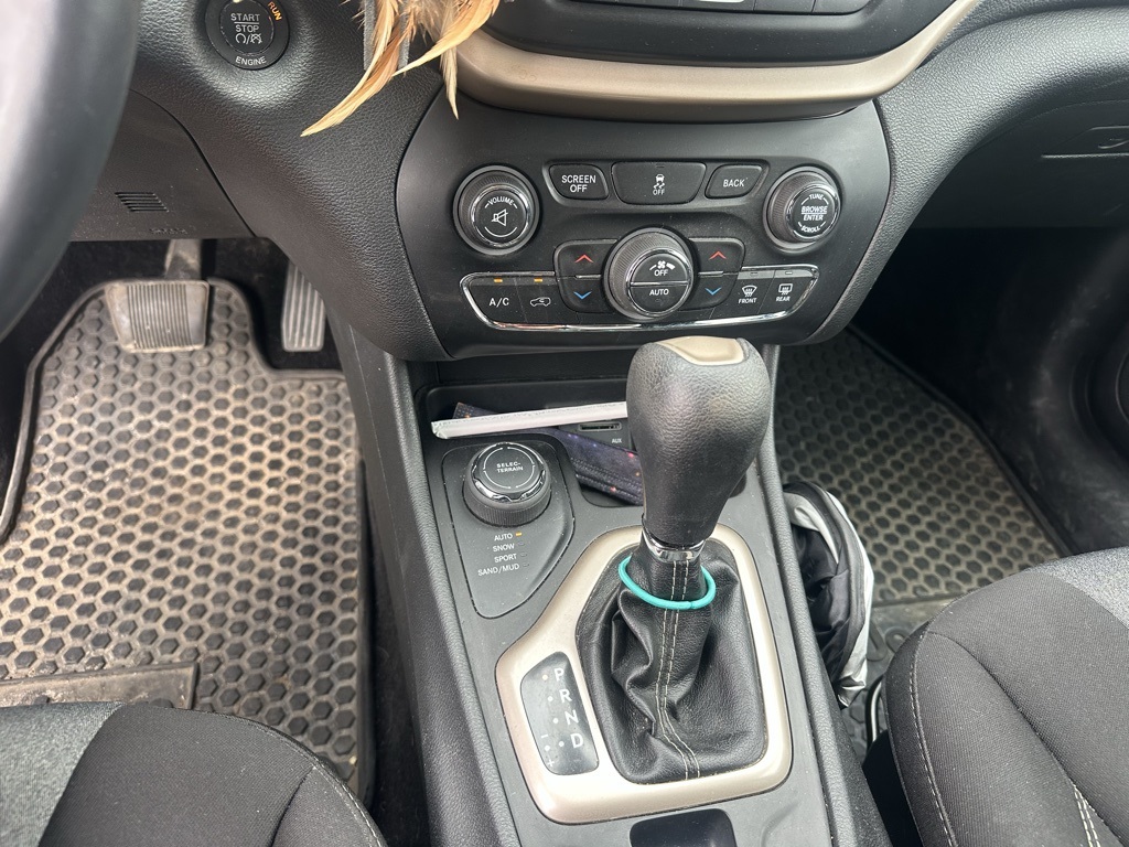 used 2014 Jeep Cherokee car, priced at $10,750