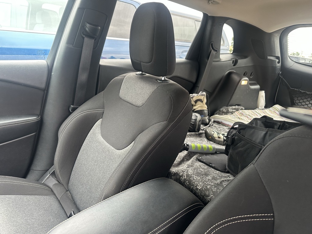 used 2014 Jeep Cherokee car, priced at $10,750
