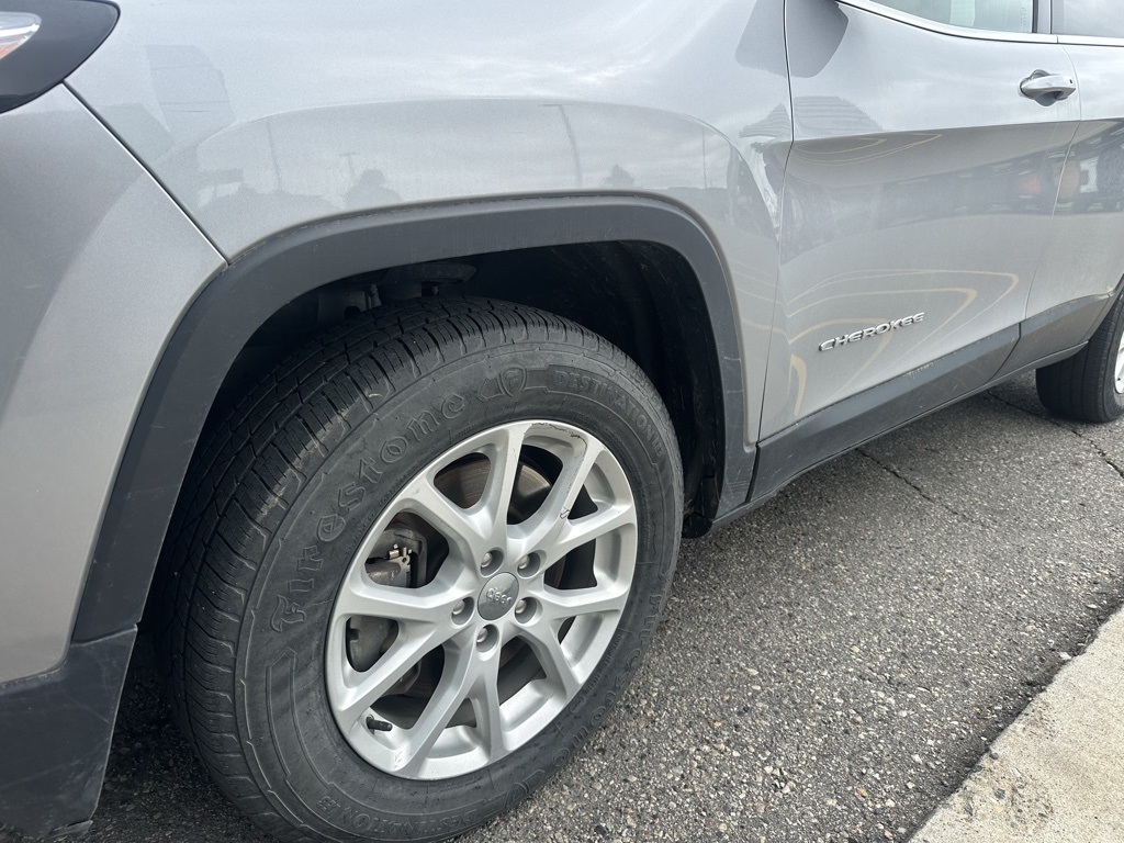used 2014 Jeep Cherokee car, priced at $10,750