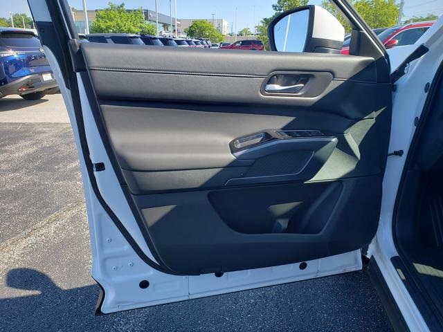 new 2025 Nissan Pathfinder car, priced at $46,774