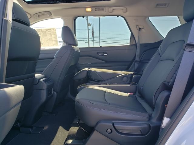 new 2025 Nissan Pathfinder car, priced at $46,774
