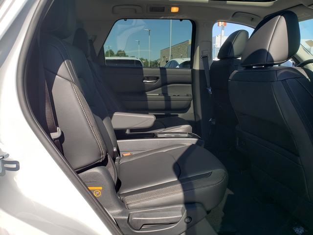 new 2025 Nissan Pathfinder car, priced at $46,774